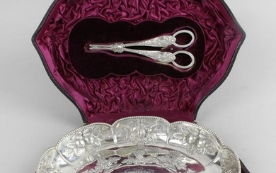 A cased Victorian silver fruit dish and grape scissors