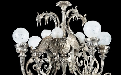A silver-plated chandelier, late 19th century | Lustre en métal argenté de la fin du XIXème siècle