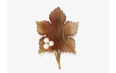 A smoky quartz brooch, stylized vine leaf with grapes decorated with three cultured pearls - Germany