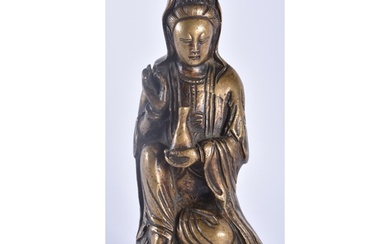 AN 18TH/19TH CENTURY CHINESE BRONZE FIGURE OF A SEATED IMMOR...