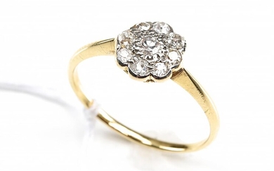 AN EDWARDIAN DIAMOND CLUSTER RING IN 18CT GOLD, CIRCA 1920, SIZE P, 2.1GMS