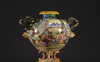 Albarello majolica urn vase decorated with antique scenes.