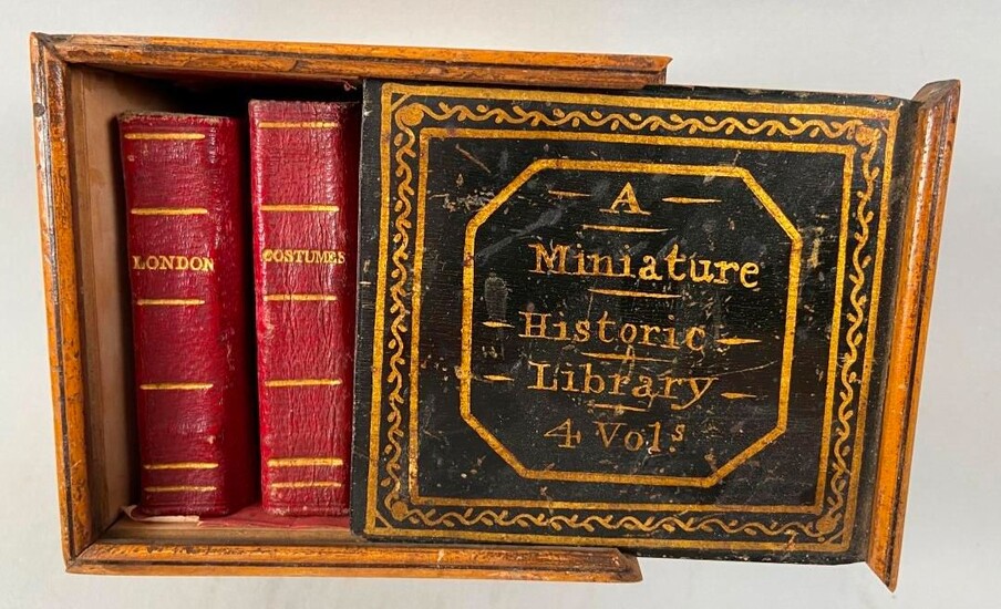 Alfred Mills, « A Miniature Historic Library 4. Vols » - London ; Costumes ;...
