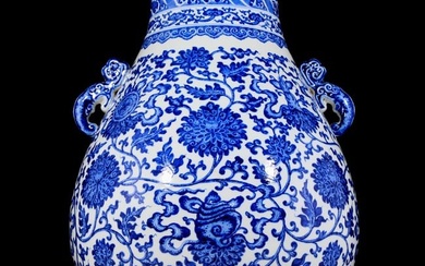 An exquisite blue and white lotus pattern amphorae