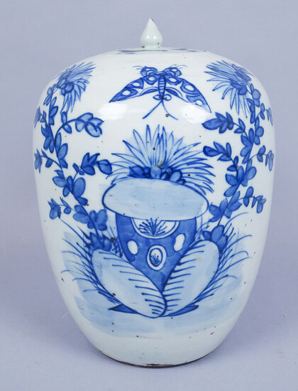 Antique Chinese Ovoid Blue & White Decorated Porcelain Covered Jar A9WBC