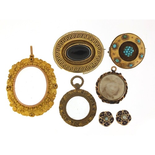 Antique and later jewellery including a unmarked gold locket...