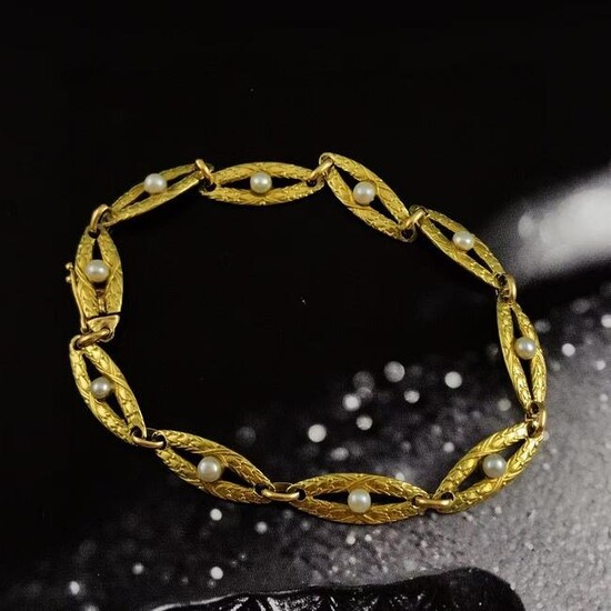 Art Nouveau 18K Gold Wild Bead Bracelet