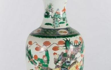 Arte Cinese A porcelain famille verte baluster vase