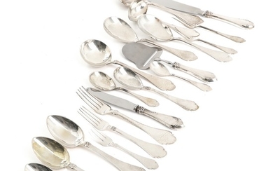 “Bernstorff”. Silver cutlery. Manufactured by Horsens Sølvvarefabrik. Weight excl. parts with steel app. 3815 gr. (143)
