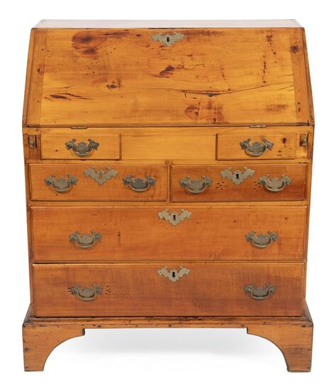 CHIPPENDALE SLANT-LID DESK New England, Late 18th
