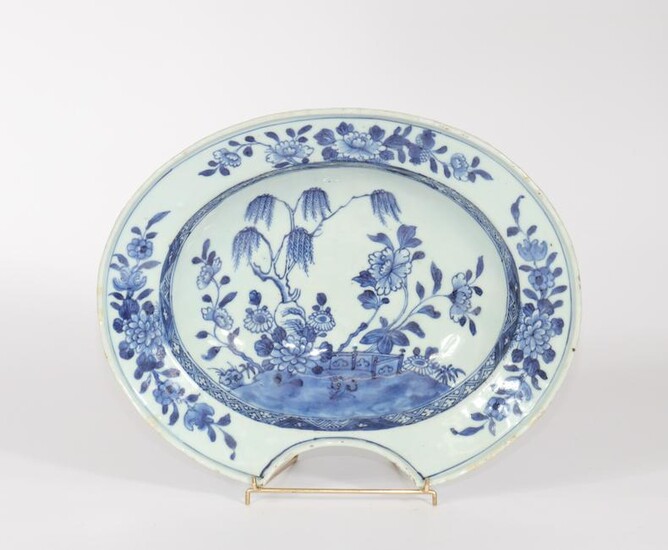 China 18th century white blue porcelain beard dish