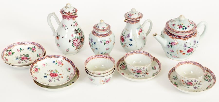 Chine, XVIIIe siècle Service à thé en porcelaine...