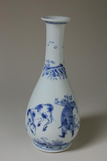 Chinese Blue and White Bottle Vase, Qing Dynasty