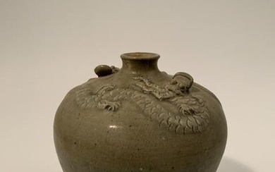 Chinese Yue Yao Dragon Jar