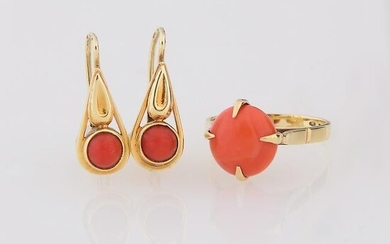 *Coral, 14k Yellow Gold Jewelry Suite.
