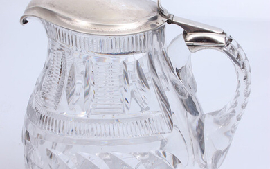 Crystal decanter with silver finish Beginning of 20th century. Silver, proof 84. Height 22 cm