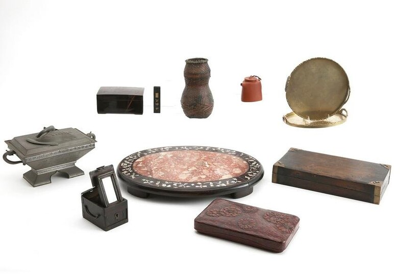 Eleven Asian decorative objects