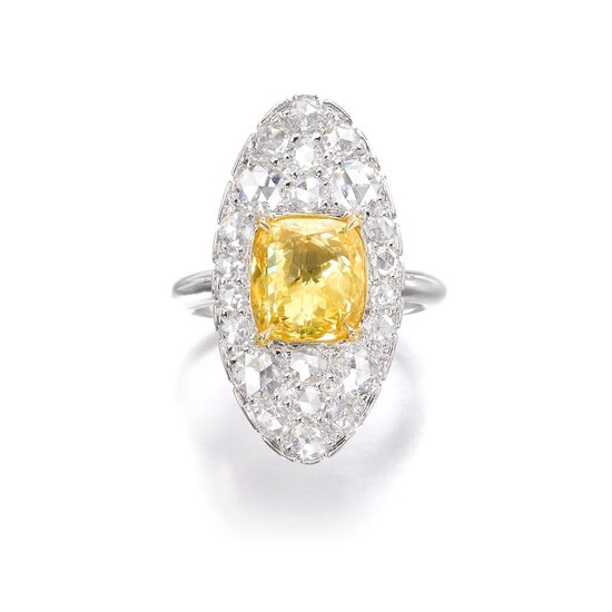Fancy vivid yellow diamond ring | 艷彩黃色鑽石戒指, Fancy vivid yellow diamond ring | 艷彩黃色鑽石戒指