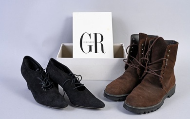 Georges RECH, Ensemble comprenant deux paires de chaussures dont une paire d'escarpins à lacets en...