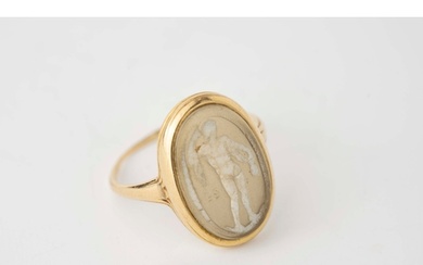 Gold and Glass Cameo Ring An antique gold and glass ring...