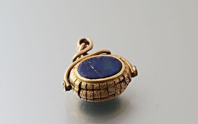 Gold seal 585 thousandths oval mobile set with lapis lazuli, gross weight 8 g.