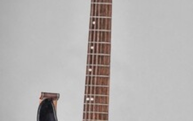 Guitare électrique, Washburn, Maverick Series, BT3, très bon état, étui rigide, longueur 90 x 32...