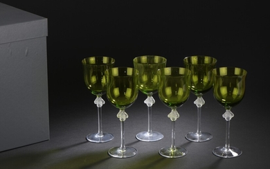 LALIQUE France Suite de six verres à eau en cristal transparent et vert (lime green),...