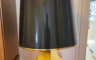 LAMPE DE TABLE en laiton doré de forme balustre.... - Lot 312 - Pescheteau-Badin