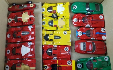 LOT de 15 véhicules échelle 1/43 métal : 1x M.A made in USA Ferrari 1x...