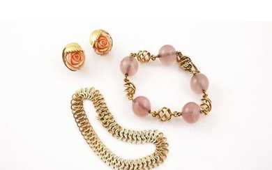 LOT in yellow gold consisting of two bracelets...