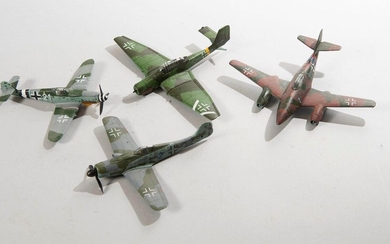 Lot de quatre modèles d'avions allemands... - Lot 12 - Paris Enchères - Collin du Bocage