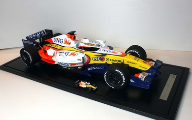 MAQUETTE ING- RENAULT F1 TEAM -CHAMPIONNAT DU MONDE F1 DE 2007
