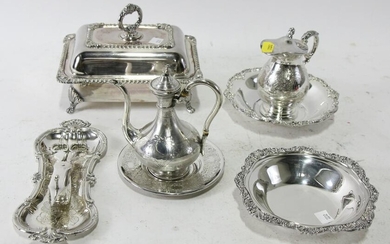 MIXED LOT OF SEVEN SILVERPLATED PIECES