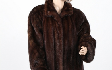 Mahogany colored mink fur, size approx. 40-42.