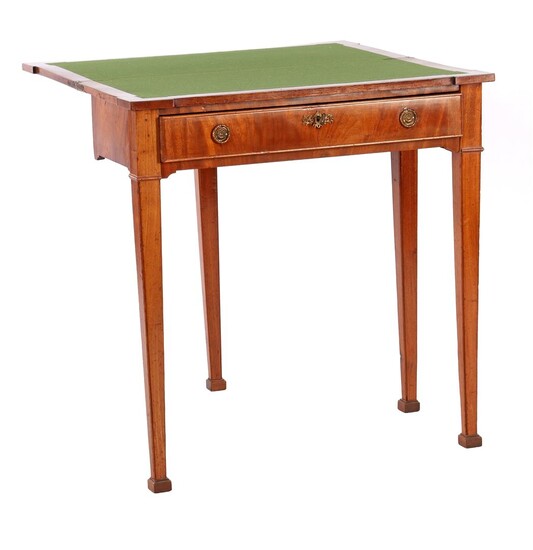 (-), Mahogany veneer on oak game table with...