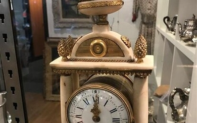 Portico clock in marble and gilt bronze, fire...