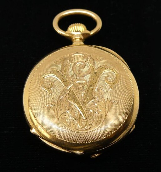 NECKWATCH in yellow gold, the case is guilloché with figures, enamelled dial. Gold counter bowl. Gross weight 27,4 g
