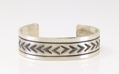 Native America Navajo Handmade Sterling Silver Solid Cuff Bracelet By R.E.