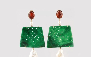 PAIR OF AMBER, CULTURED PEARL, SERPENTINO AND GOLD EARRINGS