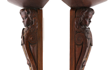 Pair of French Baroque style corbels in carved wood, early 20th Century.