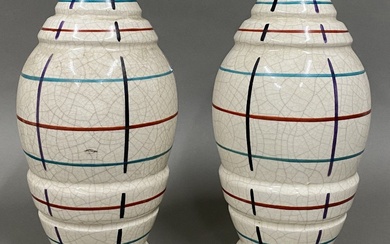 Paire de vases balustre en céramique blanche... - Lot 112 - Rossini