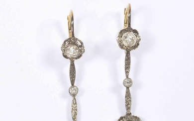 Pittoresque paire de boucles d'oreille en argent, or et diamants