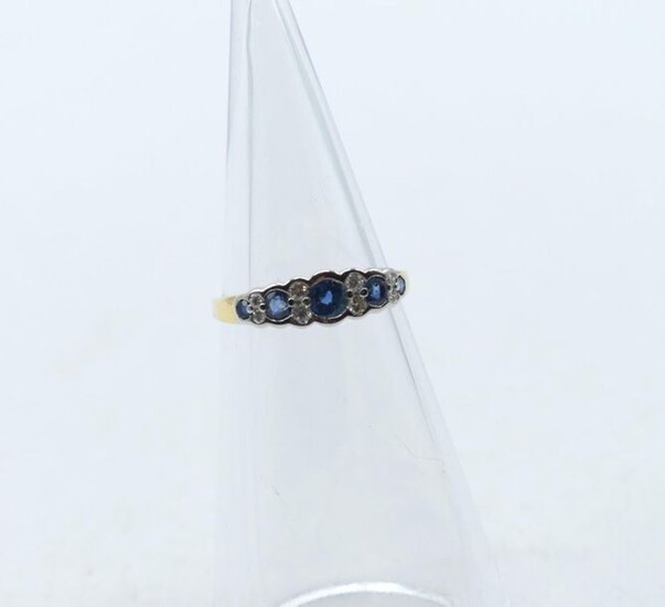 Ring in 18 ct yellow and white gold set with 8 brilliants +/- 0.16 ct and sapphires - 2.1 g (Size: 54.5)