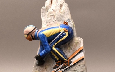 S. Oliver Statue publicitaire en biscuit : “Skieur”. Hauteur : 40 cm.