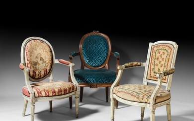 Set of three cabriolet armchairs In carved... - Lot 112 - Varenne Enchères