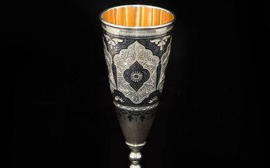 Silver Niello champagne flute, Russia, 20th century Elegant imperial...