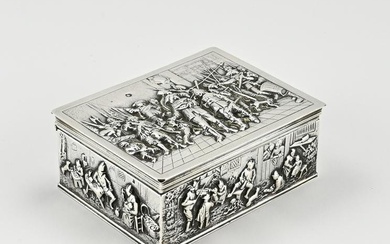 Silver box with the night watch