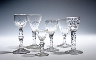 Six verres à vin vers 1760-90, les bols sont taillés avec des motifs variés, des...