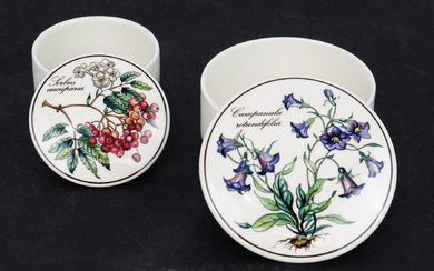Two Villeroy and Boch vintage 'Botanica' vintage porcelain trinket boxes...