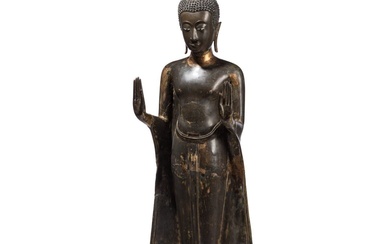 Un grand bouddha thaïlandais debout en bronze, 18e/19e siècle. Fabriqué en plusieurs parties, bronze avec...